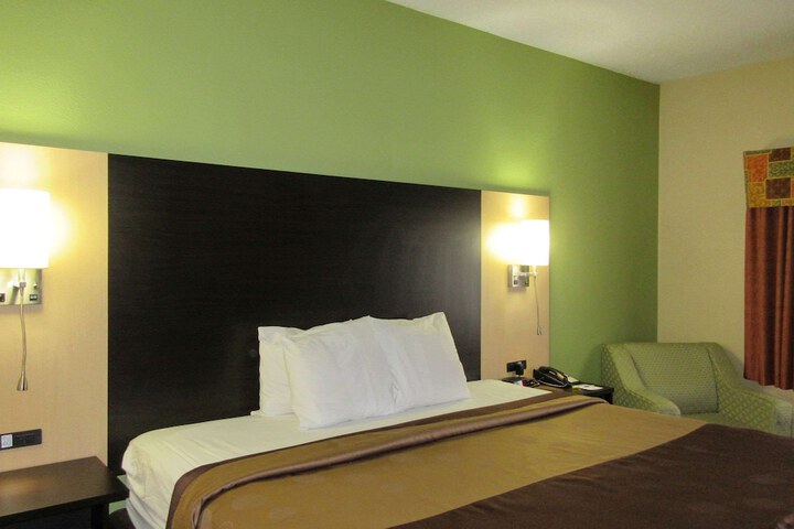 Room 13 of 21