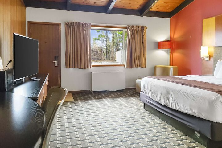Room 17 of 26