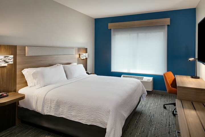 Room 32 of 71