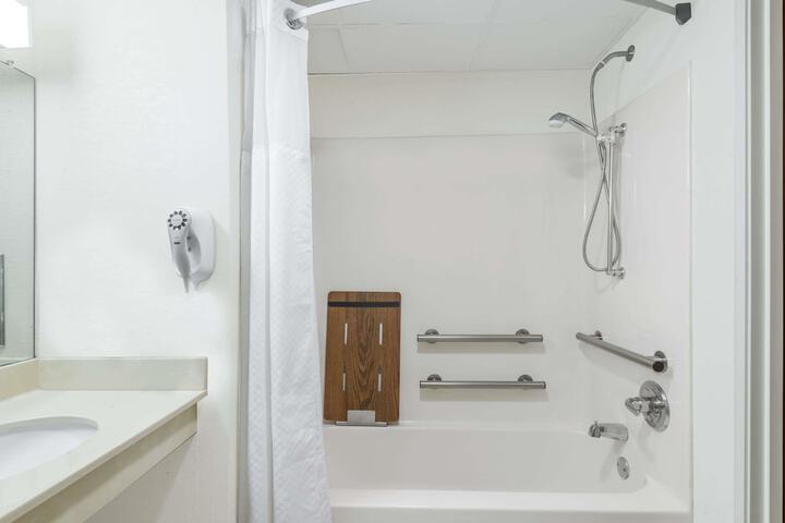 Room 7 of 20