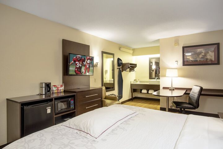 Room 18 of 28