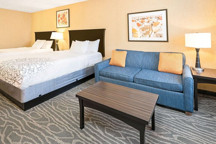 La Quinta Inn & Suites by Wyndham Logan