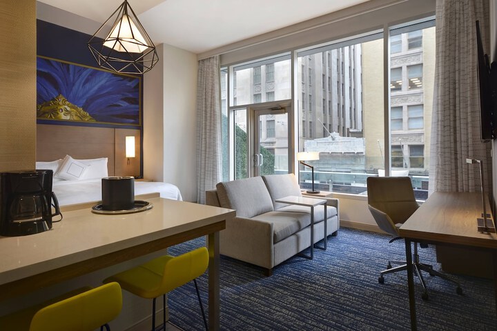 Room 51 of 89