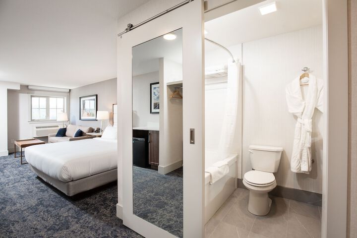Room 6 of 33