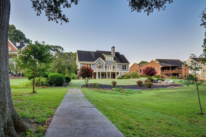 Grand Lakefront Home in Hartwell w / Game Room!