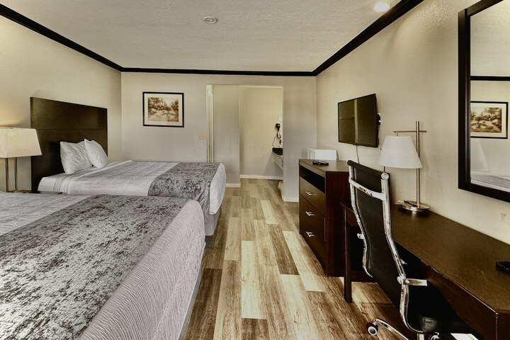 Room 13 of 17