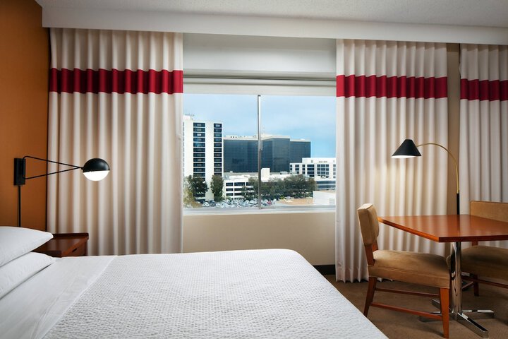 Room 43 of 67