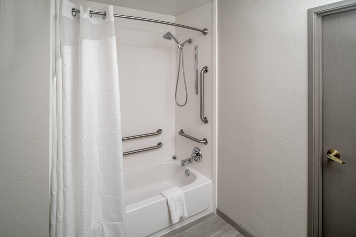 Room 14 of 32