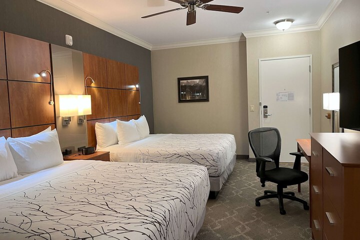 Room 10 of 62
