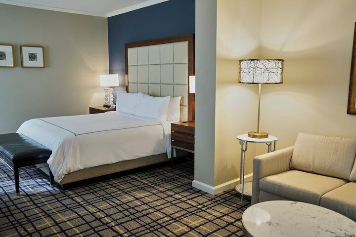 Room 44 of 122
