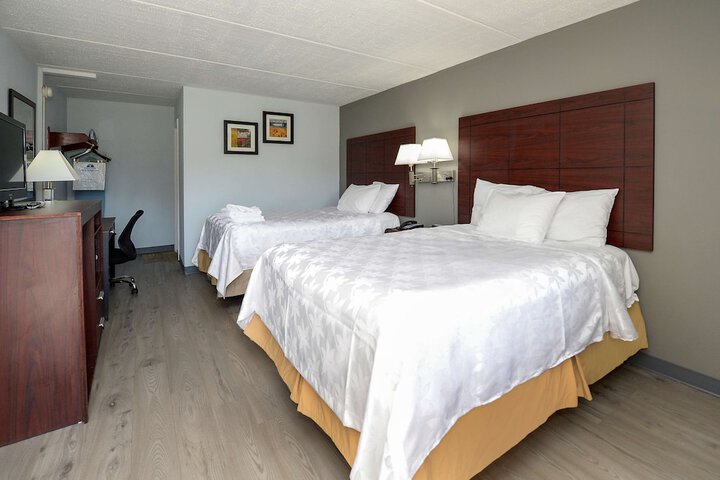 Room 32 of 38
