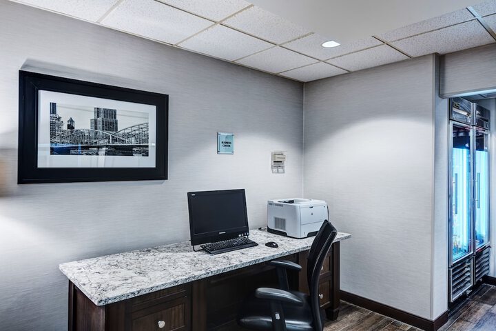 Hampton Inn Pittsburgh / Monroeville