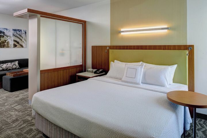 Room 11 of 22