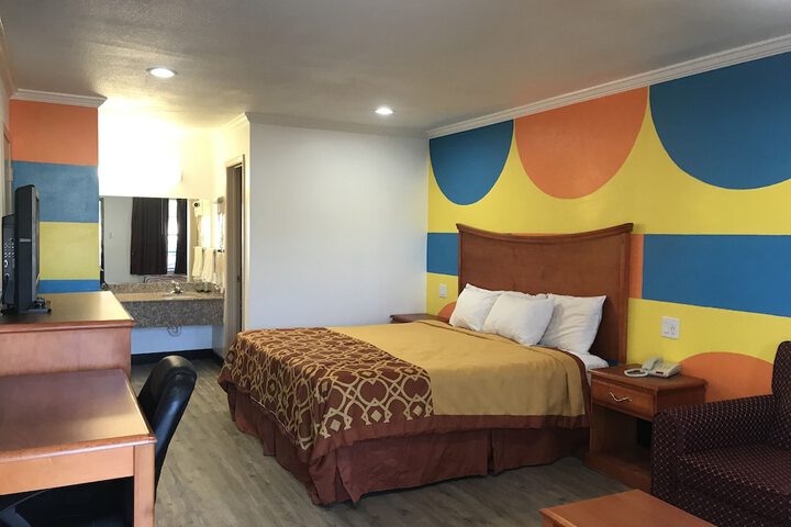 Room 12 of 26