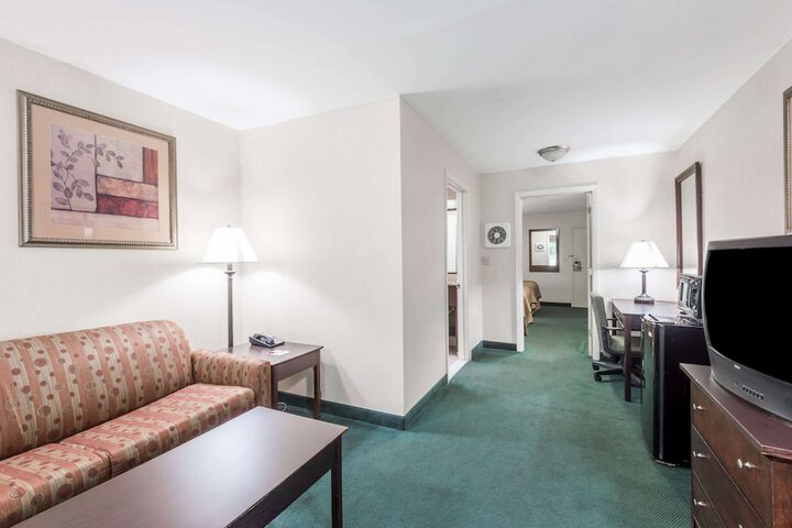 Room 30 of 47