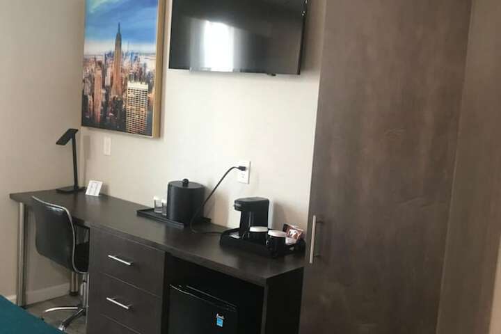 Room 20 of 35