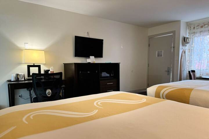 Room 47 of 80