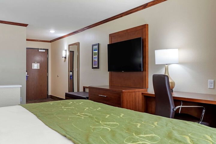 Comfort Suites West Monroe near Ike Hamilton Expo Center