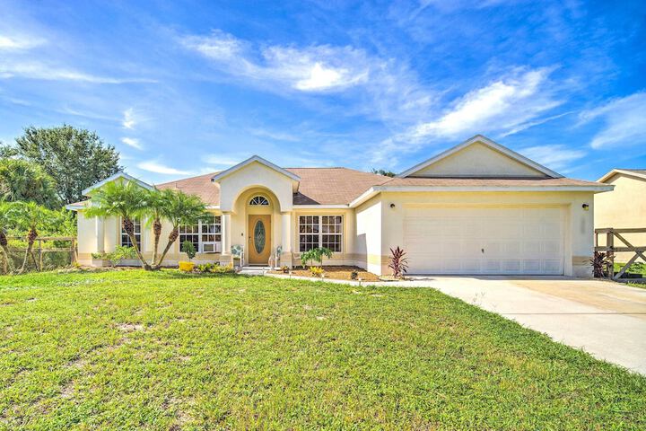 banzai Palm Bay Home Near Parks & Beaches!