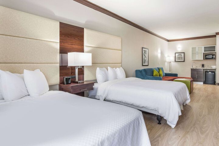 Room 43 of 75