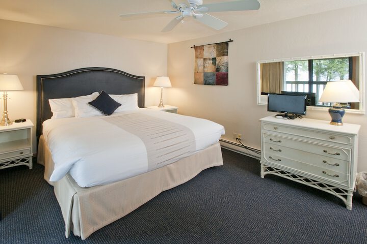 Room 16 of 38