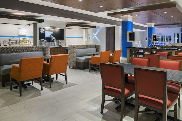 Holiday Inn Express & Suites Medina by IHG