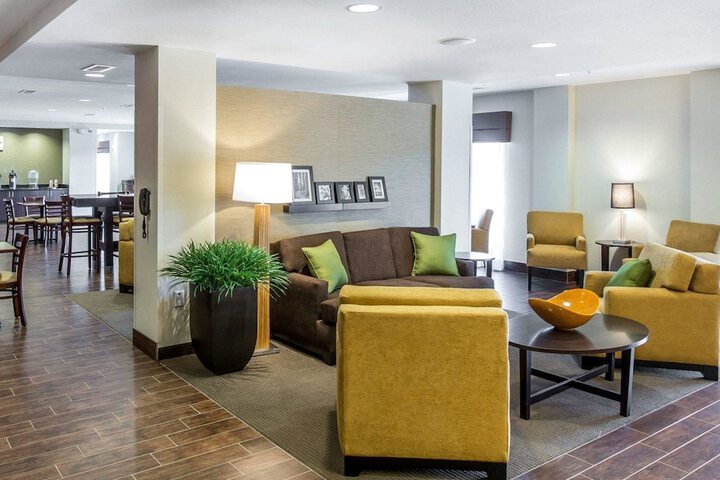 Hotel Interior 7 of 33