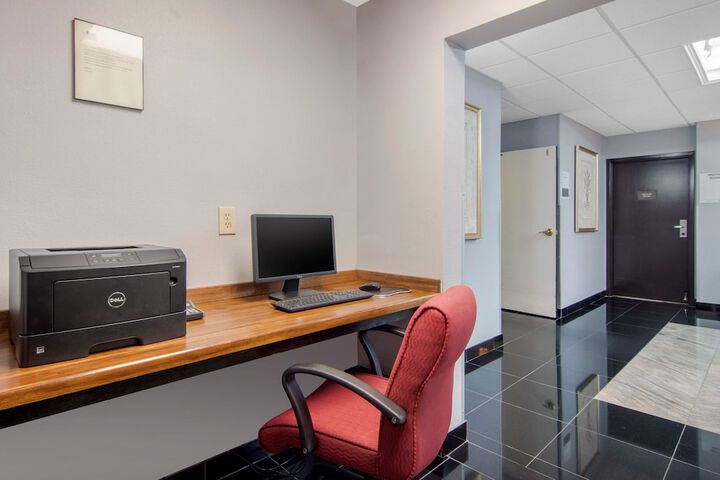 Business Center 69 of 71