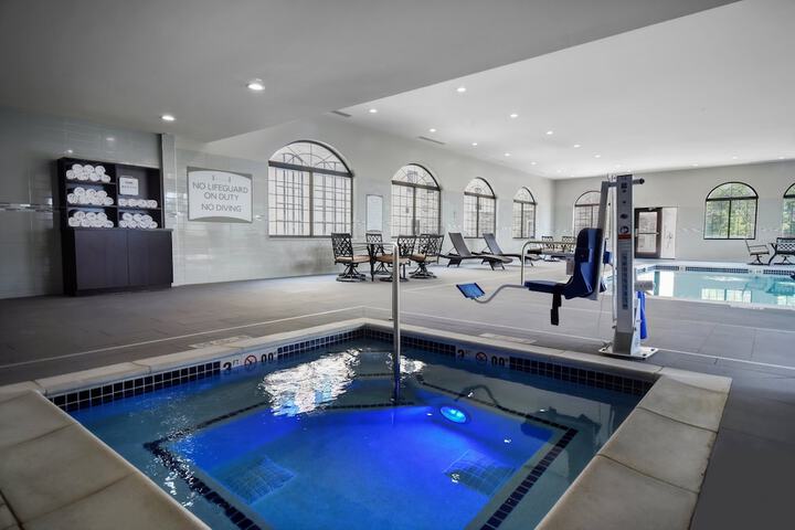 Staybridge Suites Holland by IHG