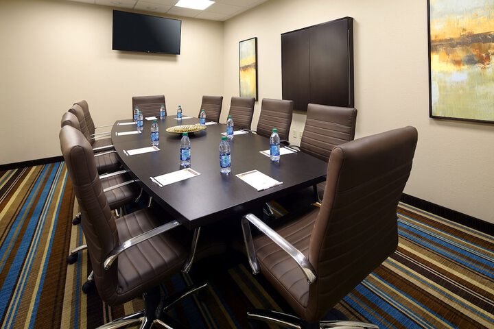 Hawthorn Suites by Wyndham Wheeling at the Highlands
