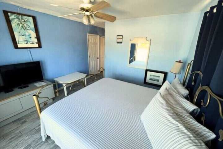 Room 33 of 51