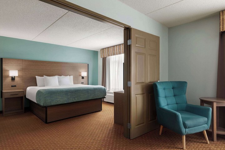 Room 17 of 43