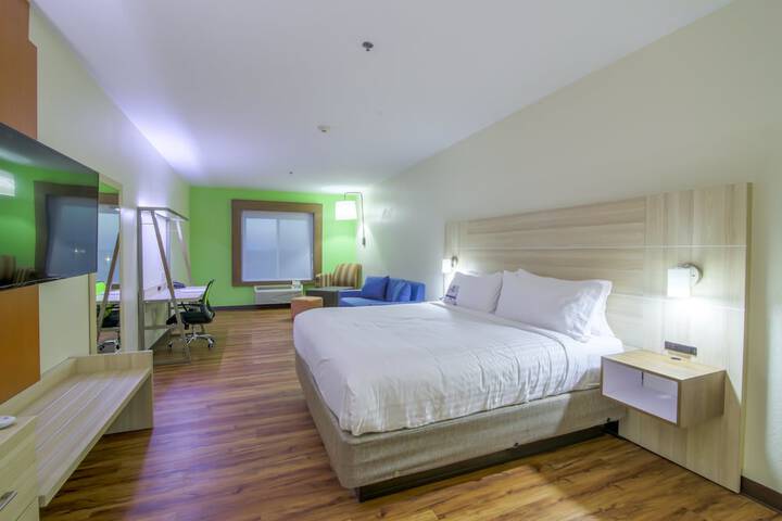 Room 16 of 26