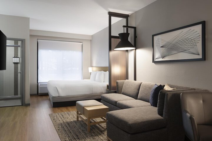 Hyatt Place Roanoke Airport / Valley View Mall