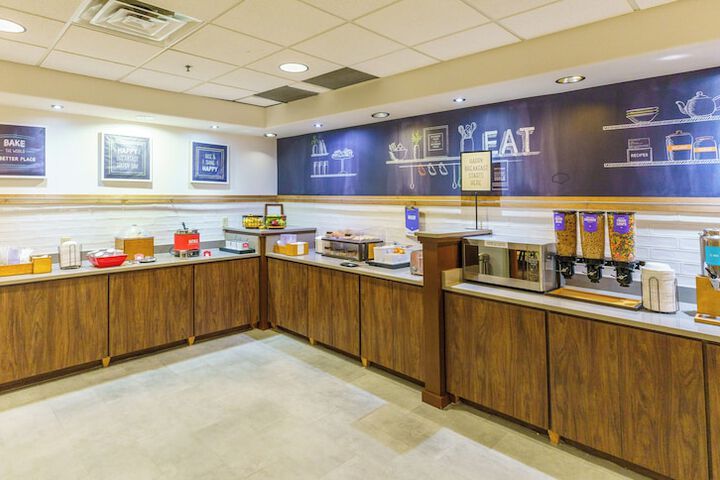 Hampton Inn Garden City