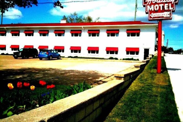 Hotel 5 of 75