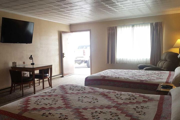 Room 53 of 62
