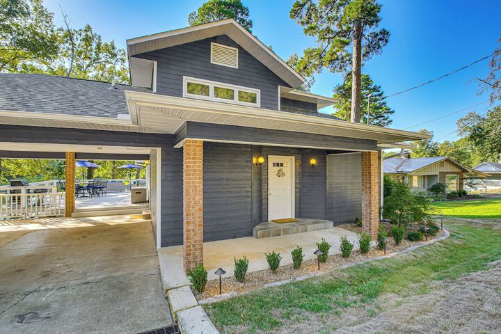 Hot Springs Lakefront Home w / Dock & Water Views!