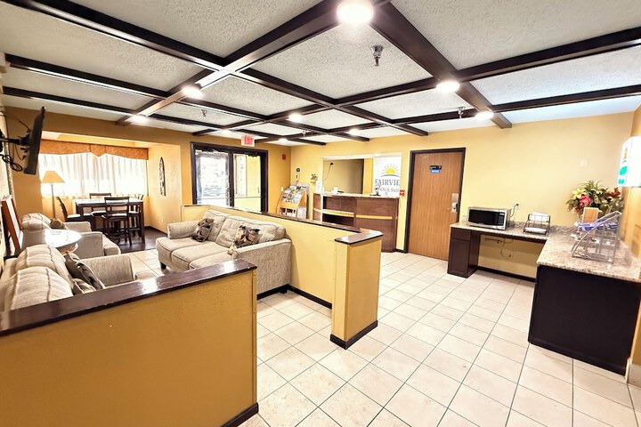 Fairview Inn & Suites Whitewater