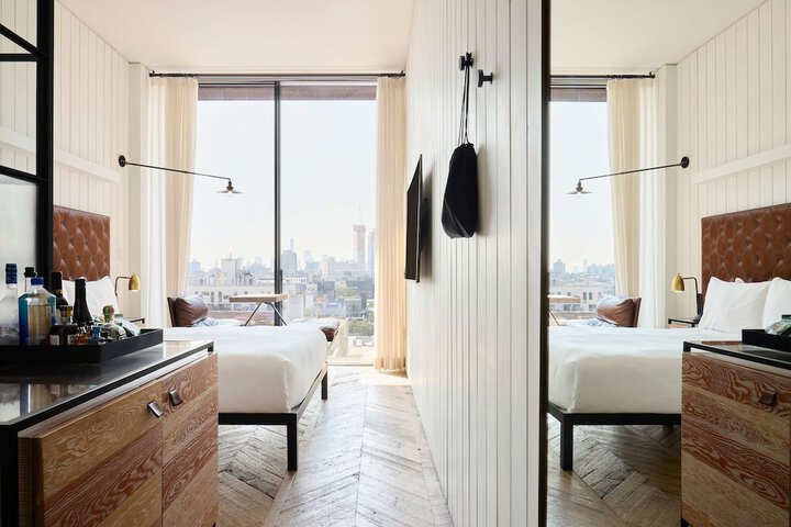 Room 65 of 132