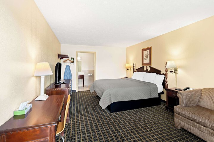Americas Best Value Inn & Suites Mt. Pleasant