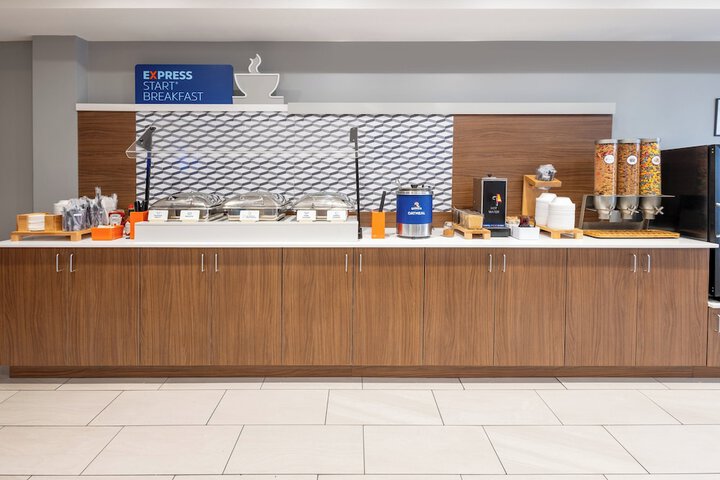 Holiday Inn Express & Suites Flowood by IHG
