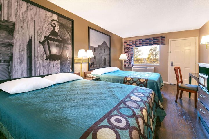 Room 16 of 25