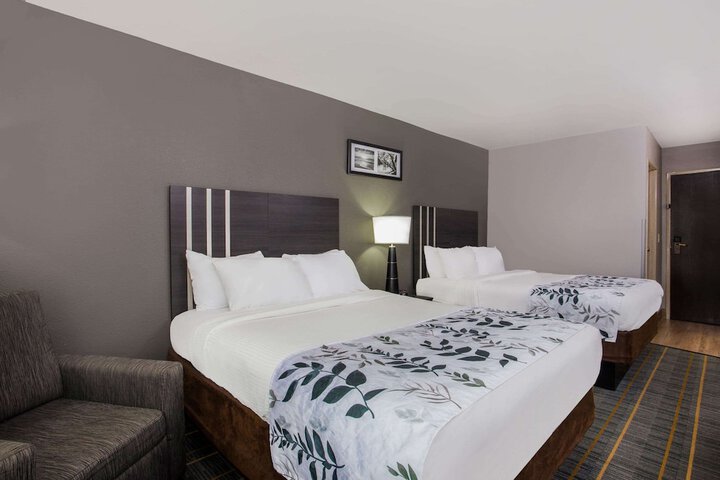 Room 14 of 23