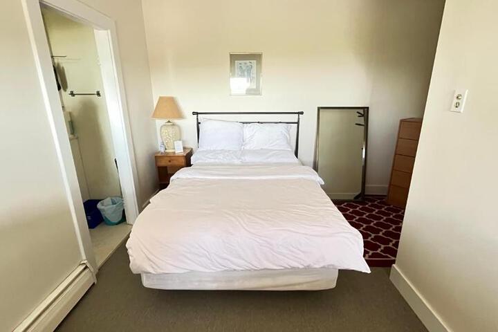 Admirals Quay Motel & Suites