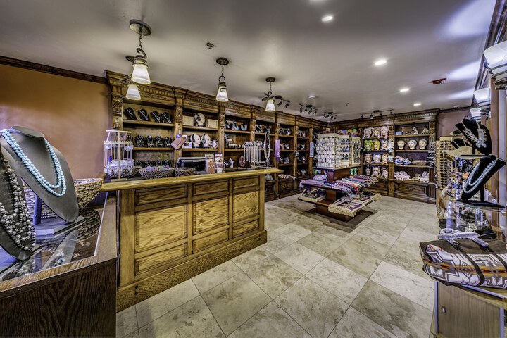 Gift Shop 77 of 82