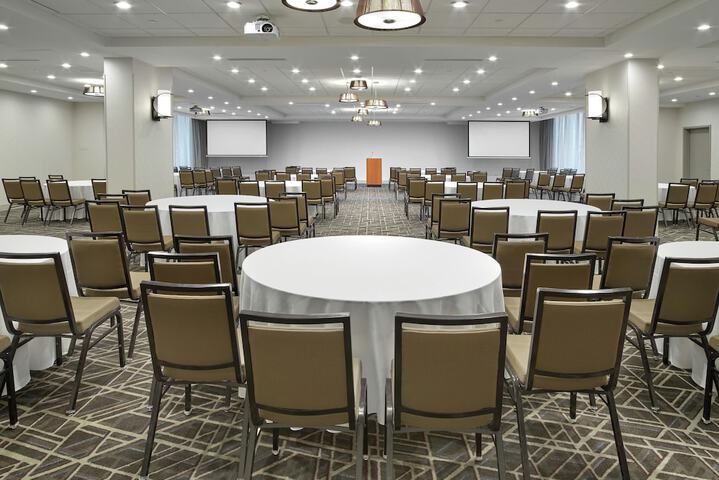 DoubleTree by Hilton Edmonton Downtown