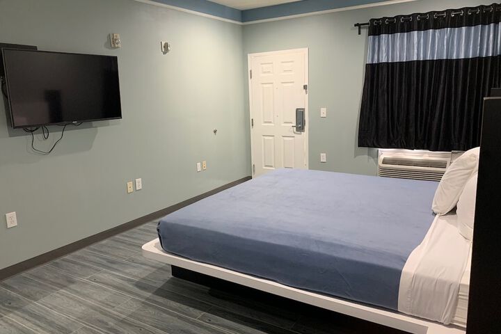 Room 18 of 35