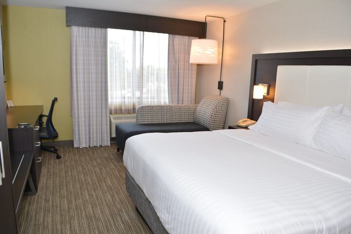 Holiday Inn Express & Suites Waterville - North by IHG