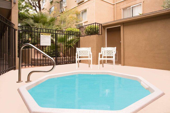 Pool 2 of 19